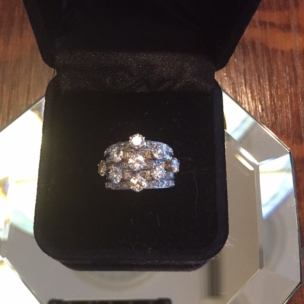 💥SOLD💥Ladies 18k White Gold Diamond Ring🎁